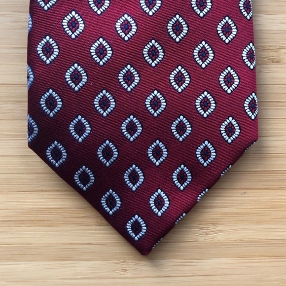 Jos. A. Bank Signature Silk Tie Red/White - Picture 6 of 6